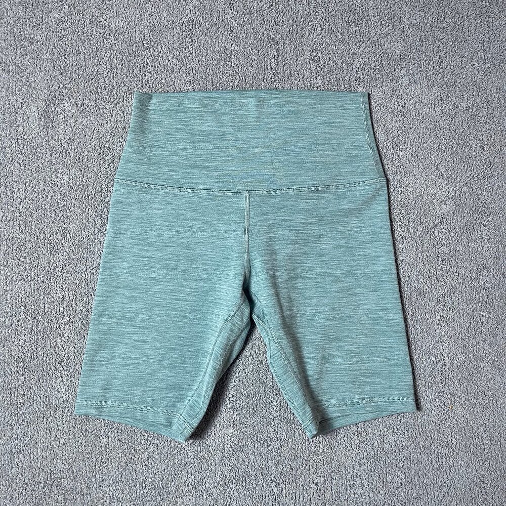 Lululemon Align Short Green Gym Running Yoga Workout Stretch Women's 6